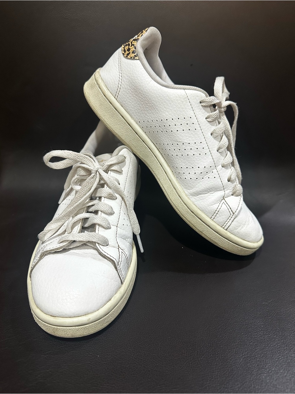 Adidas Cloudfoam Comfort White Leather Sneakers Leopard Heel Women’s Size 7.5